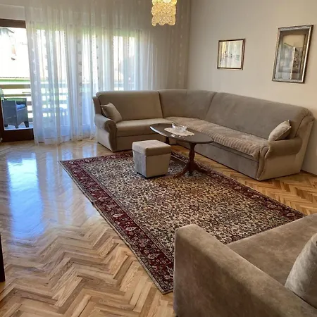 Appartement Alma *
