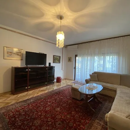 Apartman Alma *